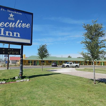 Executive Inn Форт Стоктън Екстериор снимка
